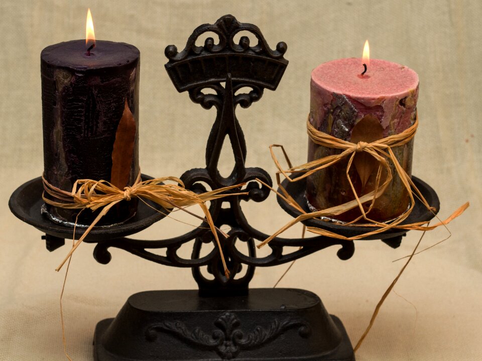 Horizontal candles candlelight