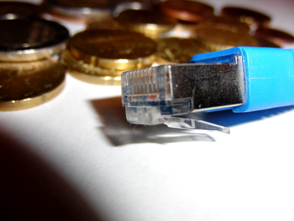 Netzkabel und Geld