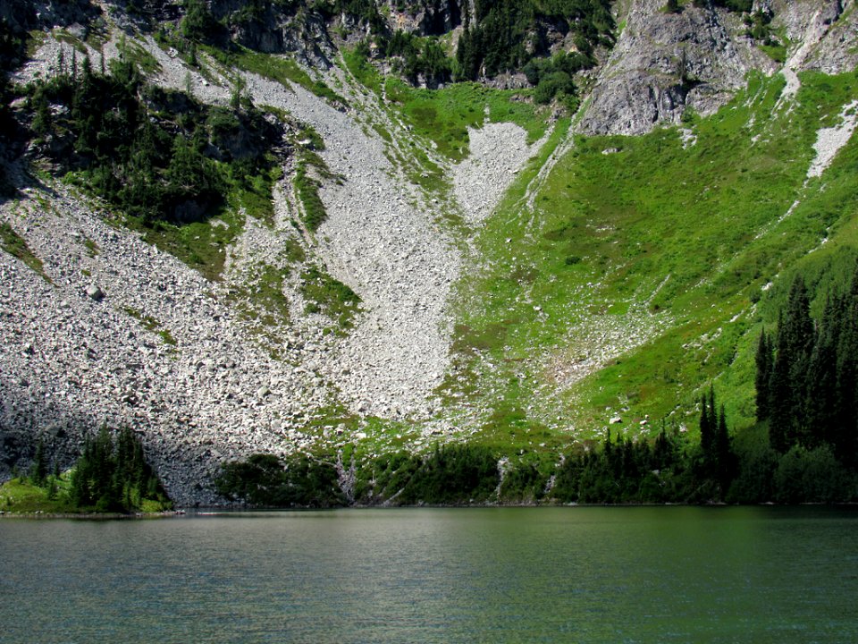 Lake Ann at North Cascades NP in WA
