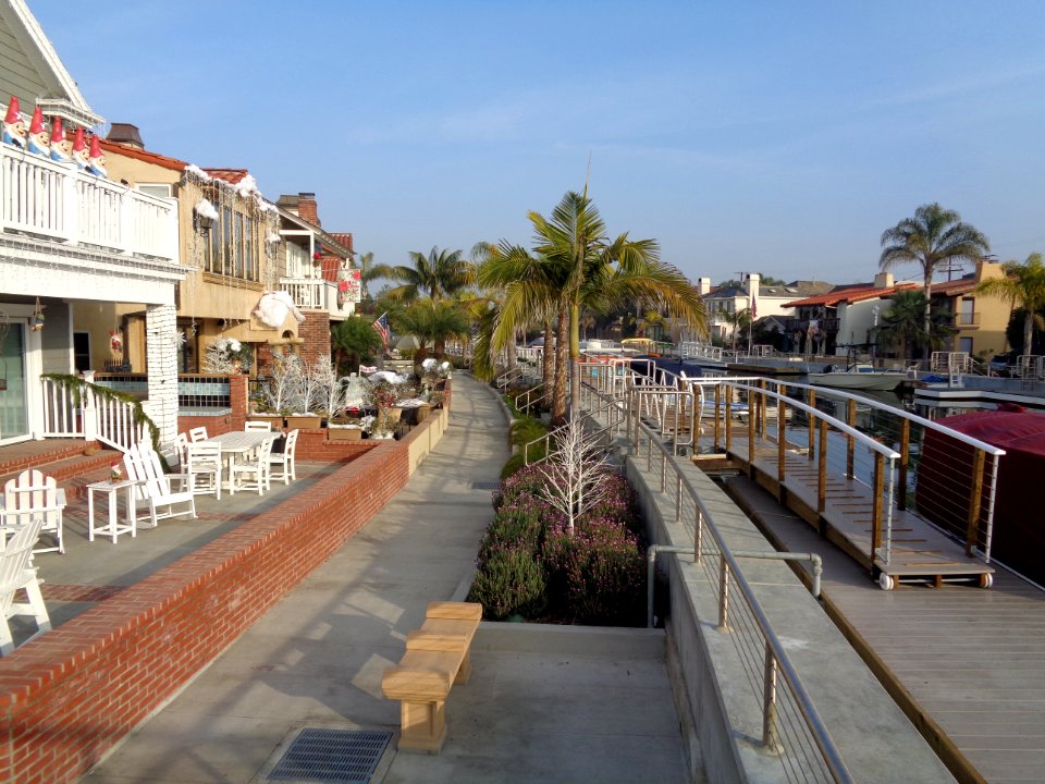 Long Beach Naples Island (2)