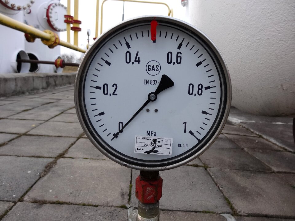 Manometer crude oil mine extraction