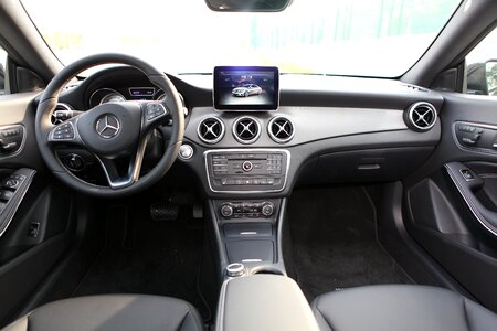 Automatically mercedes handle