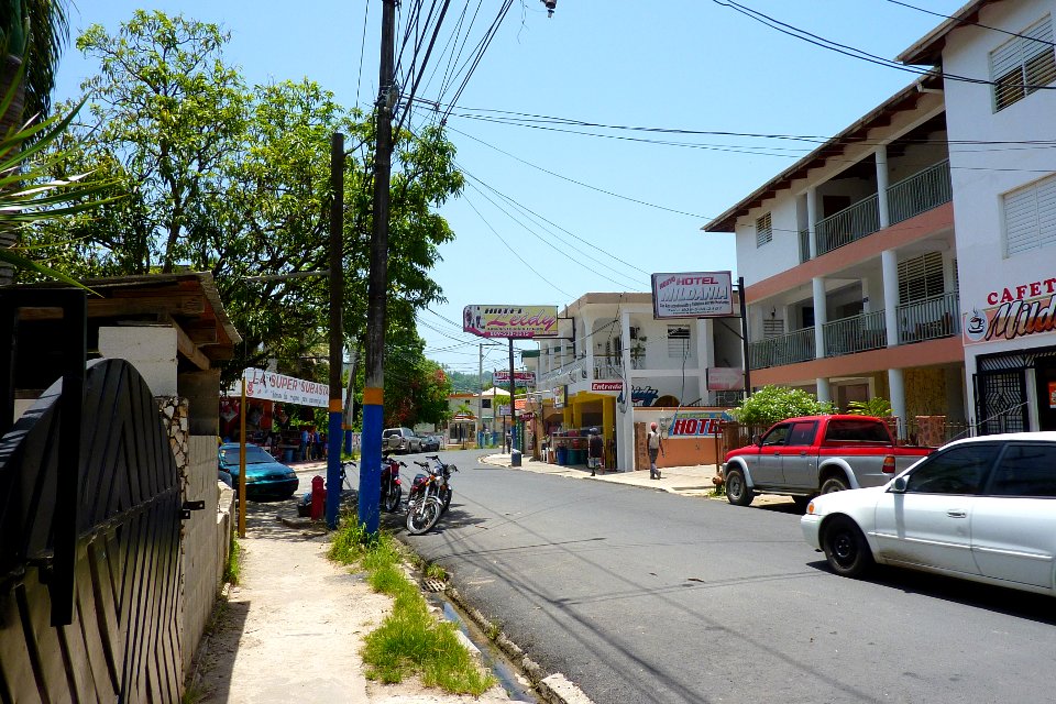 Hotel Mildania - C/ Francisco del Rosario Sánchez, Samaná.