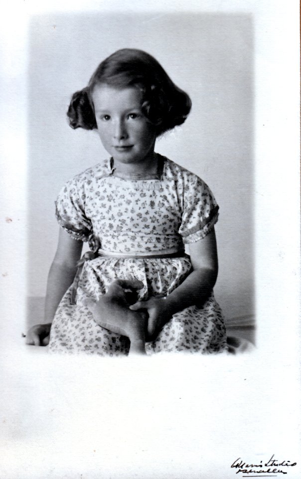 Claire Gooch 6 1/2 years, red hair grey eyes