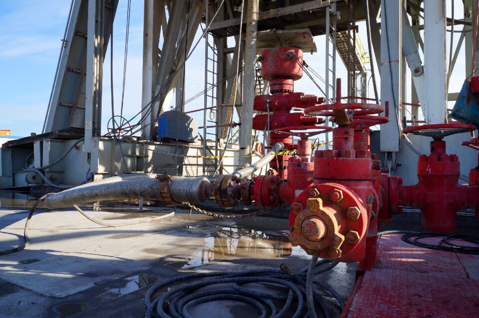 Search oil rig drilling rig