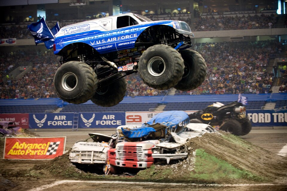 Stadium arena exhibition vehicle