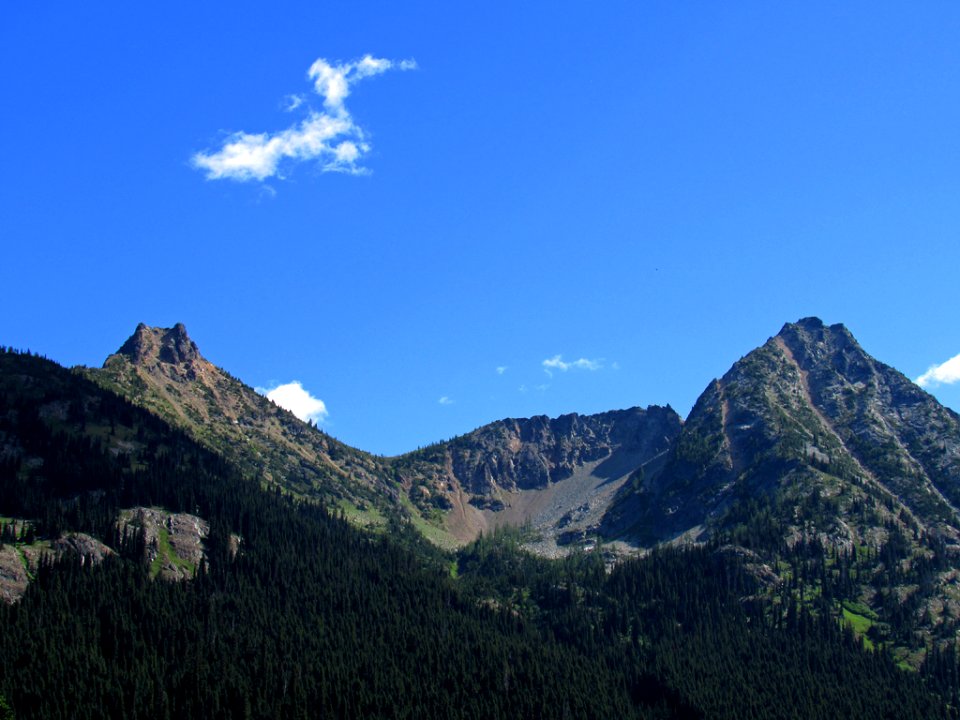 Maple Pass Trail at North Cascades NP in WA