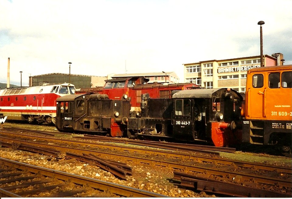 DR0071 Köf 310 443 und  440 im Bw Saalfeld/Saale