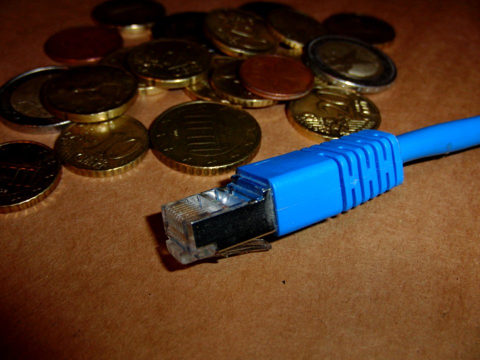 Netzkabel und Geld