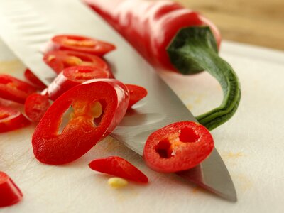 Knife sharp red