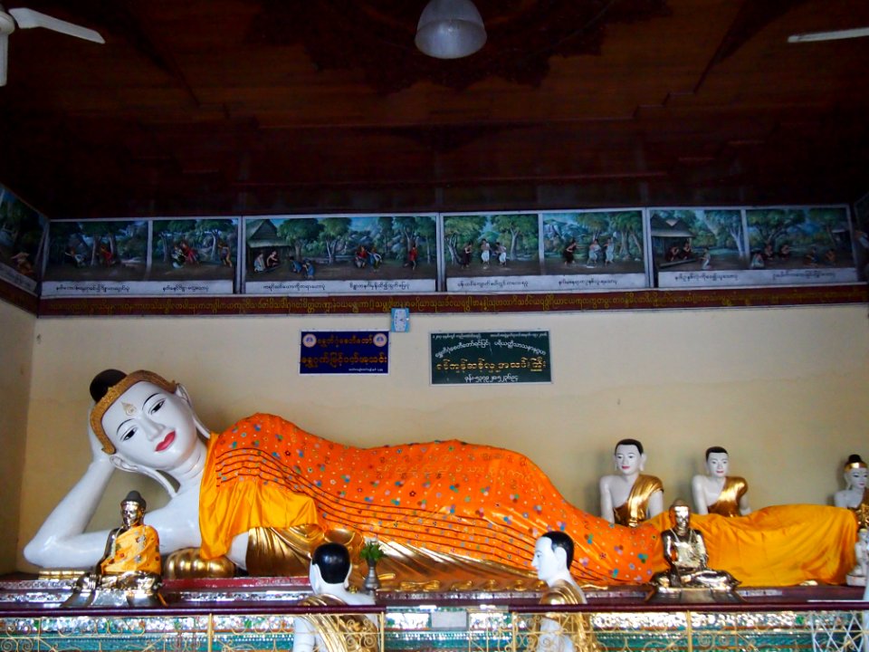 Lying Buddha Statue