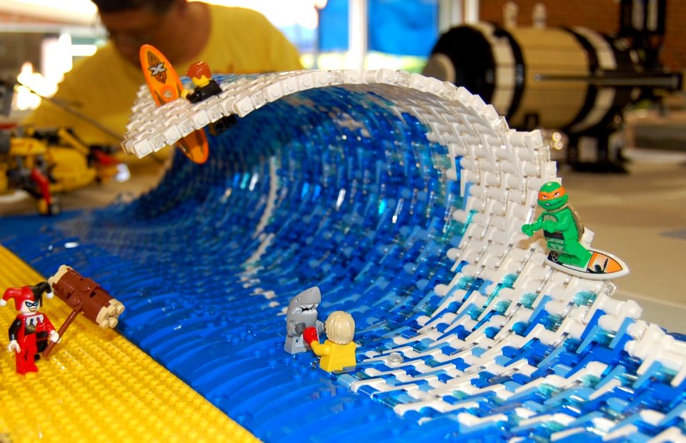 Surfing Wave