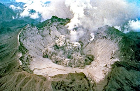 Eruption of Pinatubo Volcano (1 August 1991) (Luzon Volcanic Arc, Philippines)