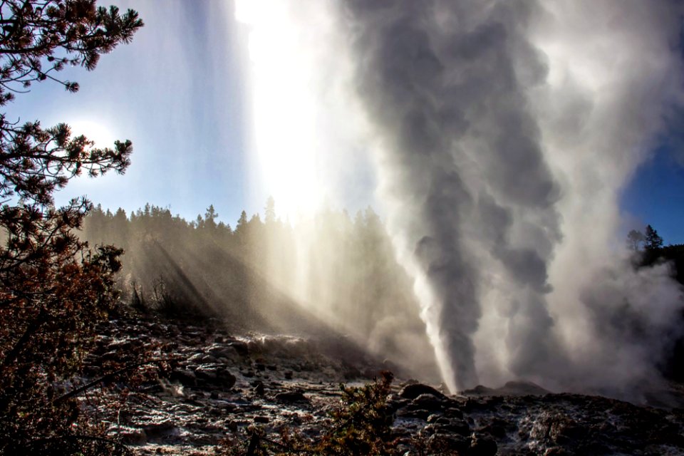 Steamboat Geyser major eruption (morning, 18 July 2019)