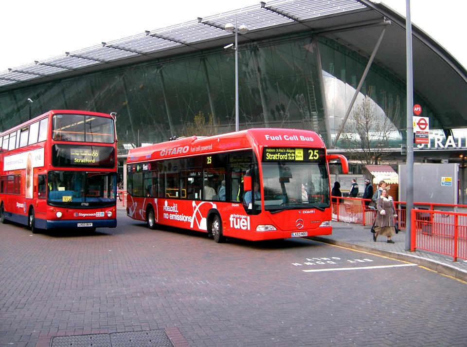 Citaro-HydrogenBus-DieselBus-Stratford-CIMG0107