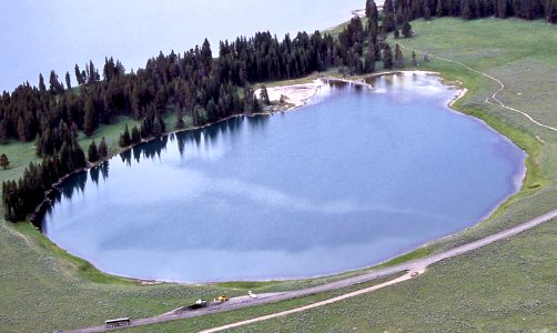 Indian Pond (hydrothermal explosion crater) (Holocene; Yellowstone, Wyoming, USA) 1