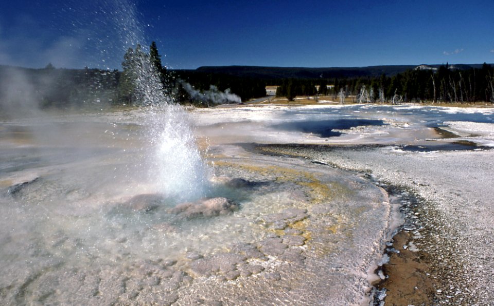 Bead Geyser erupting (1977)