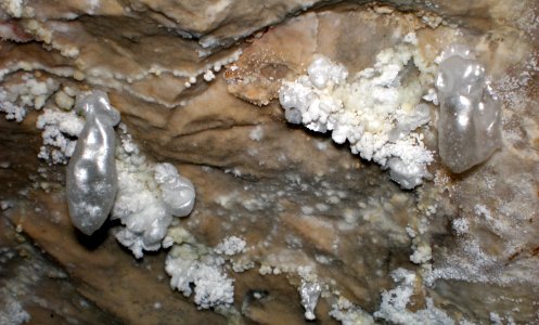 Hydromagnesite cave balloons (Jewel Cave, Black Hills, South Dakota, USA) 2 photo