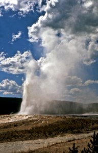 Giantess Geyser erupting (1970)