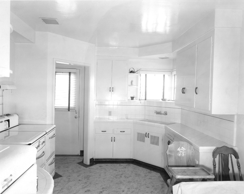 Kitchen and outer doorway photo