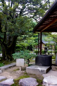 伯牙断琴の手水鉢