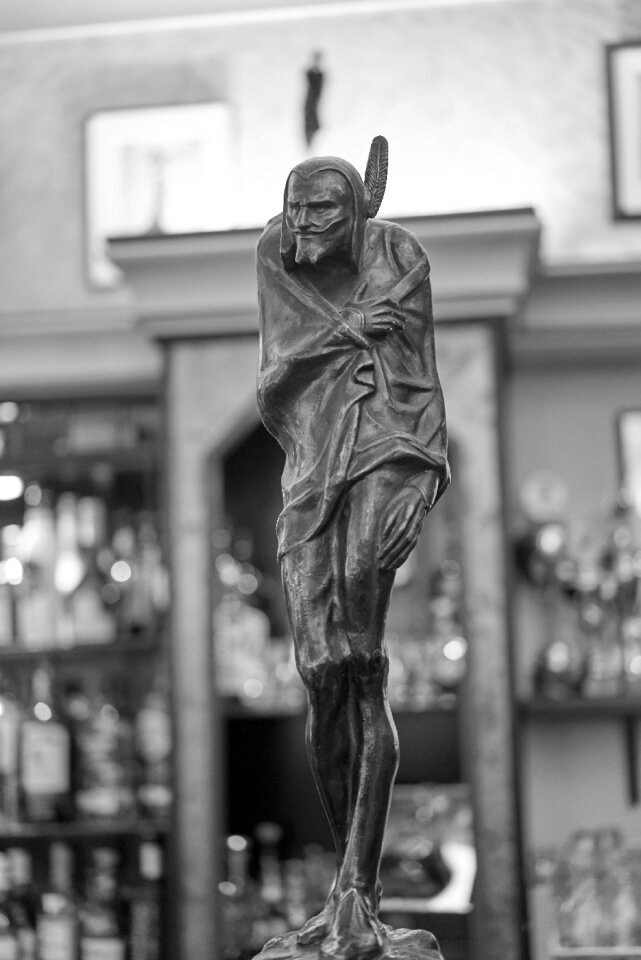 Bar statue figure