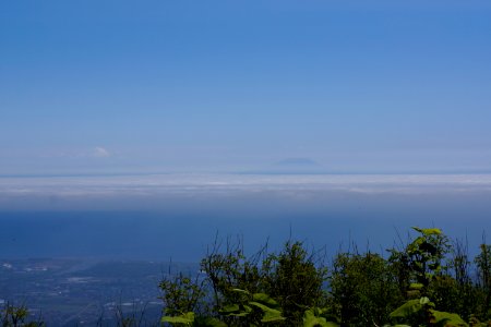 有珠山から見える噴火湾（内浦湾）と駒ケ岳