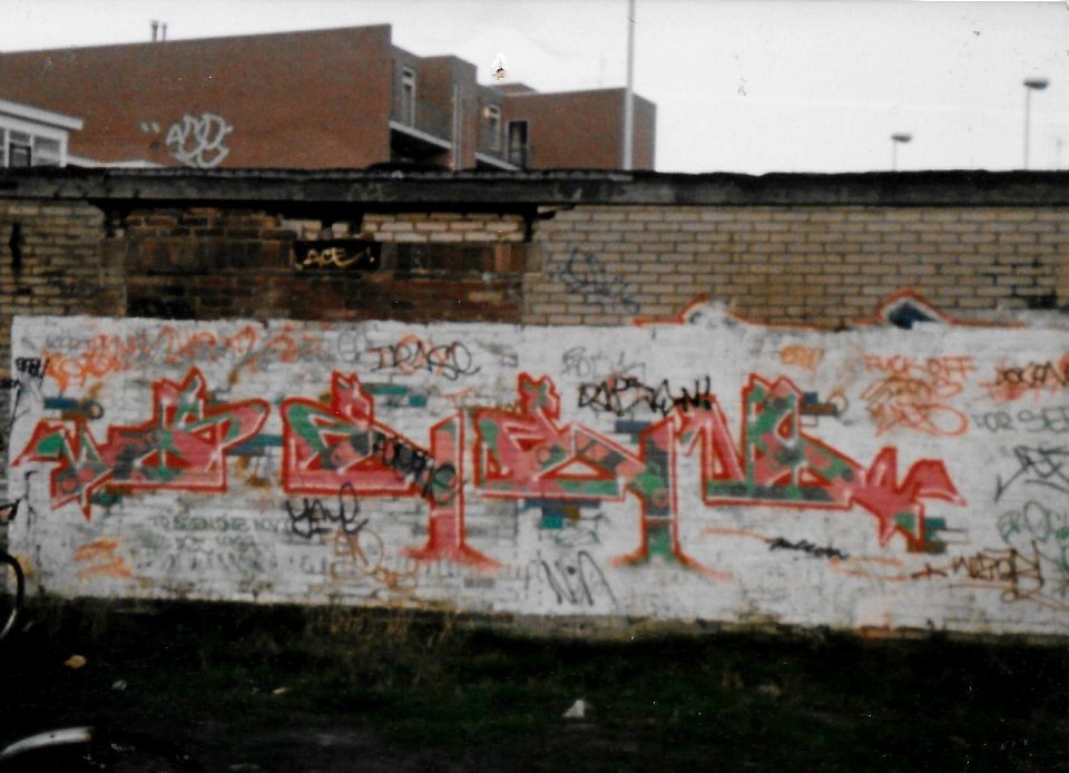 Seen dedication piece