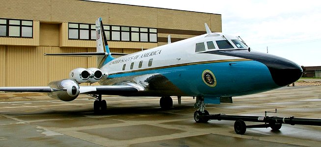 Lockheed C-140B "JetStar" (sn 62-4201)