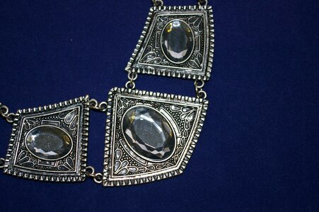 Decorative chain woman