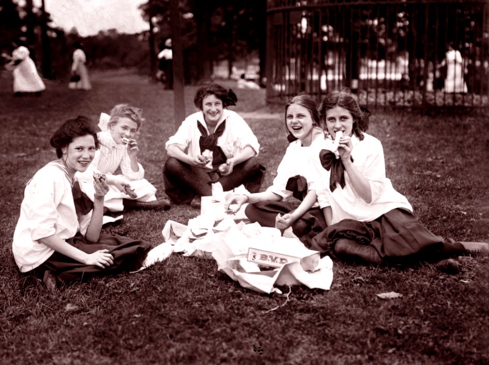 Girls picnicking in Bronx Park -- 1911