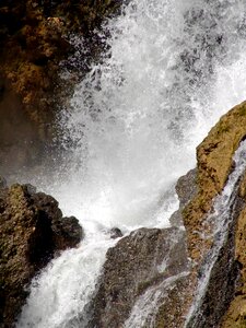 Waters flow stones