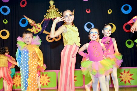 Starring girl children