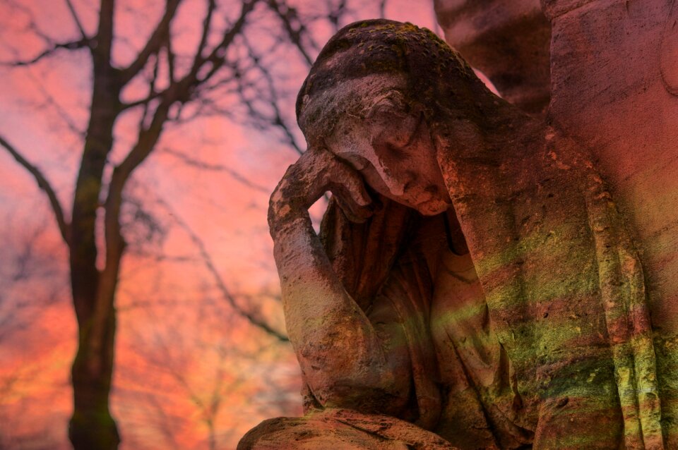 Statue cemetery mourning
