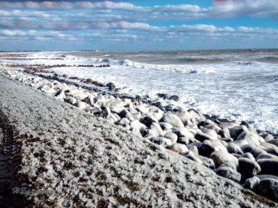 Schönhagen Ostsee Strand mit Ostwind im Winter.. photo