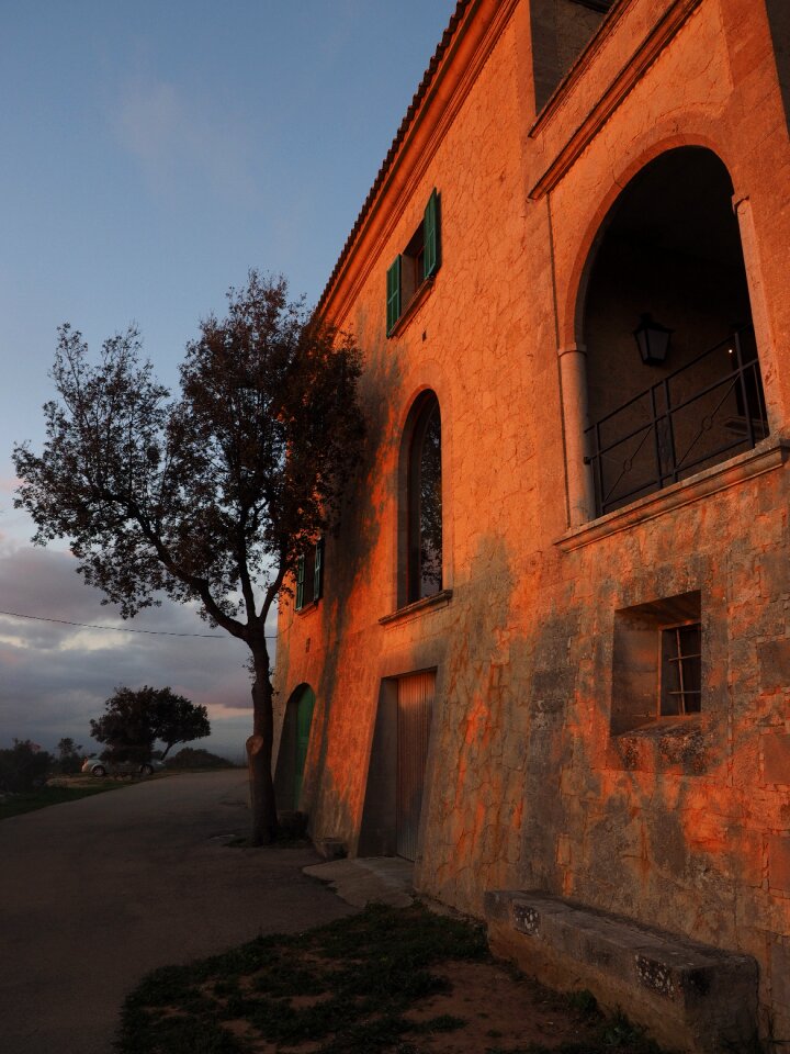 Courtyard hof building