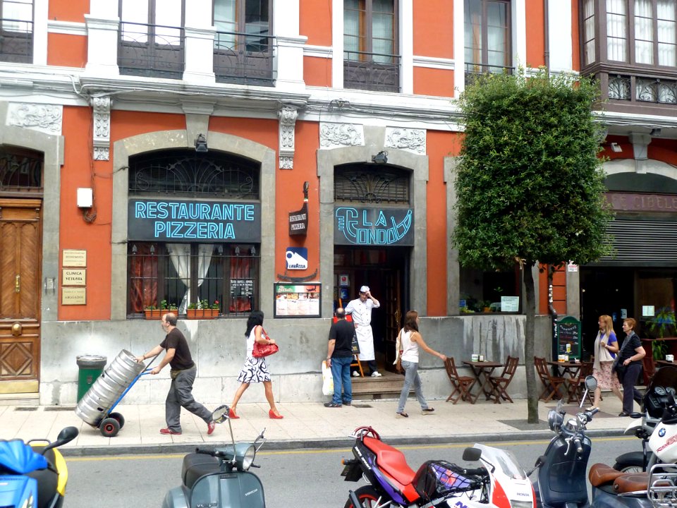 Calle Caveda