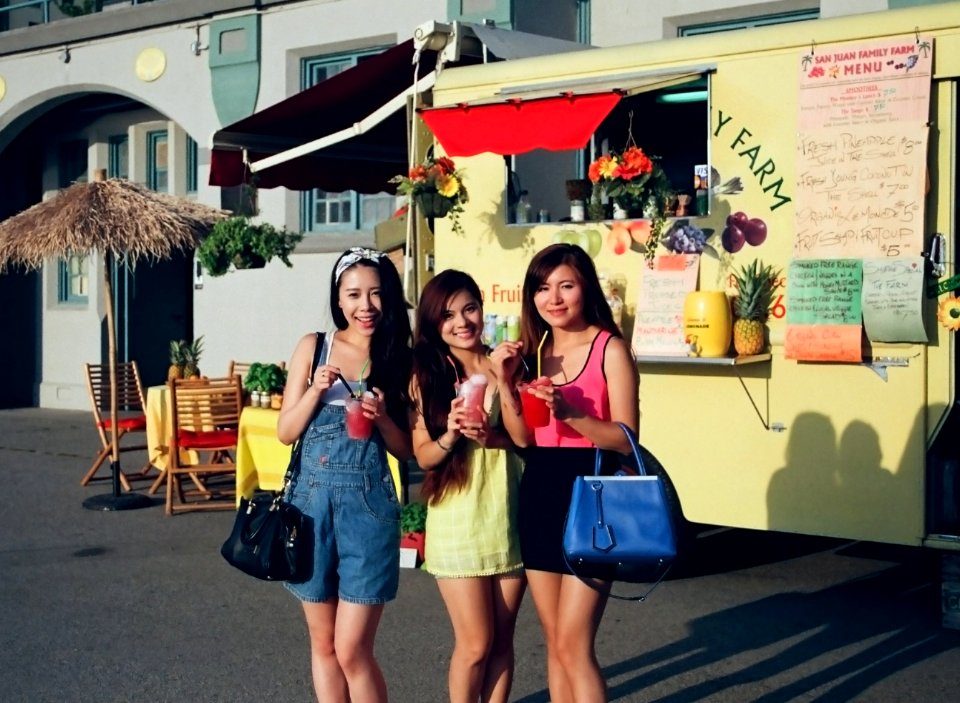girls drinking shaved ice