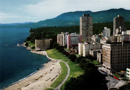 Postcard: Sylvia Hotel & Englesea Lodge, c.1972