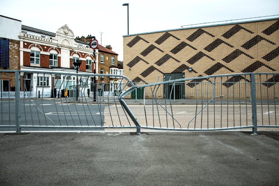 fence 02