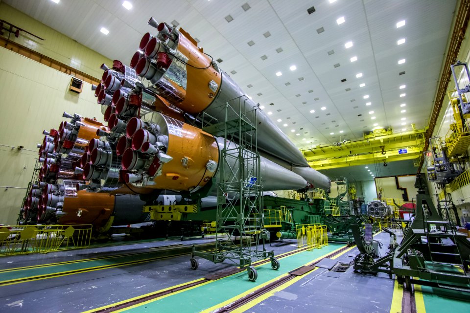 Expedition 49 Soyuz Assembly