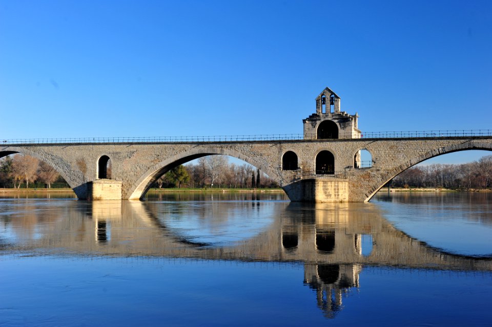 596 Avignon (France)