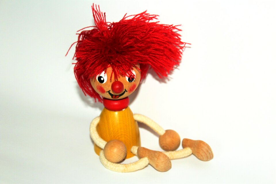 Figure children wood carving