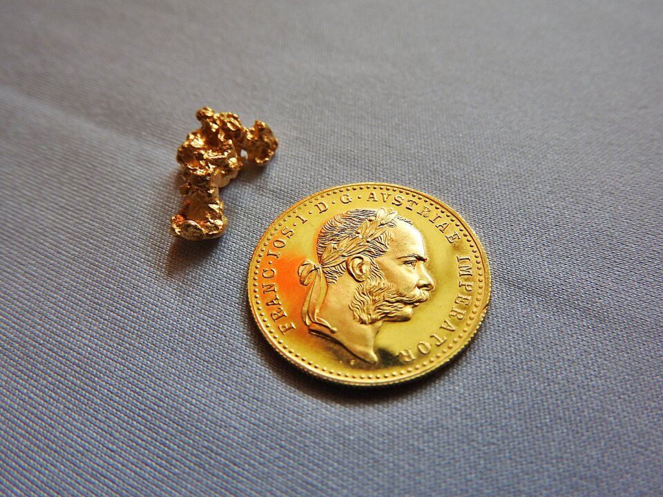 Nugget gold nugget natural gold