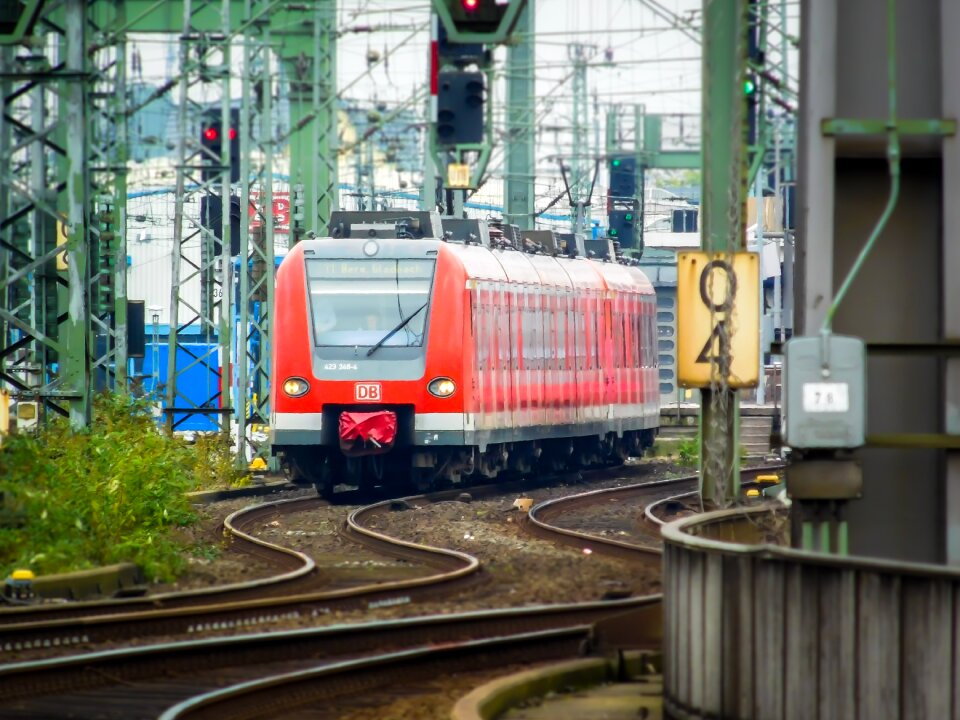 Rail traffic upper lines s bahn