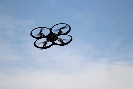 Quadrocopter aircraft remotely controlled