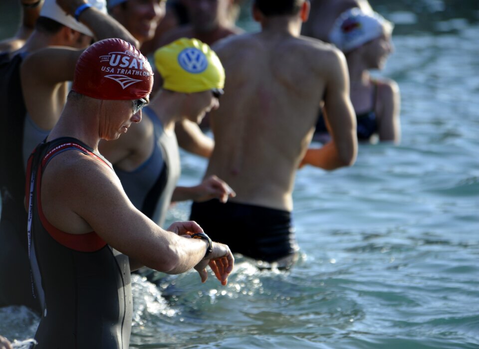 Start swimming athletes photo