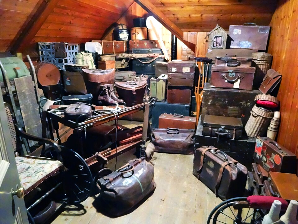 Stock storage closet travel