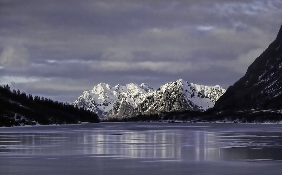Mountain ice mirroring