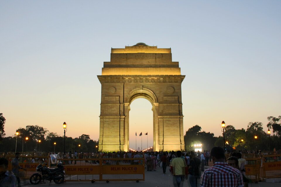 India gate new delhi abendstimmung photo